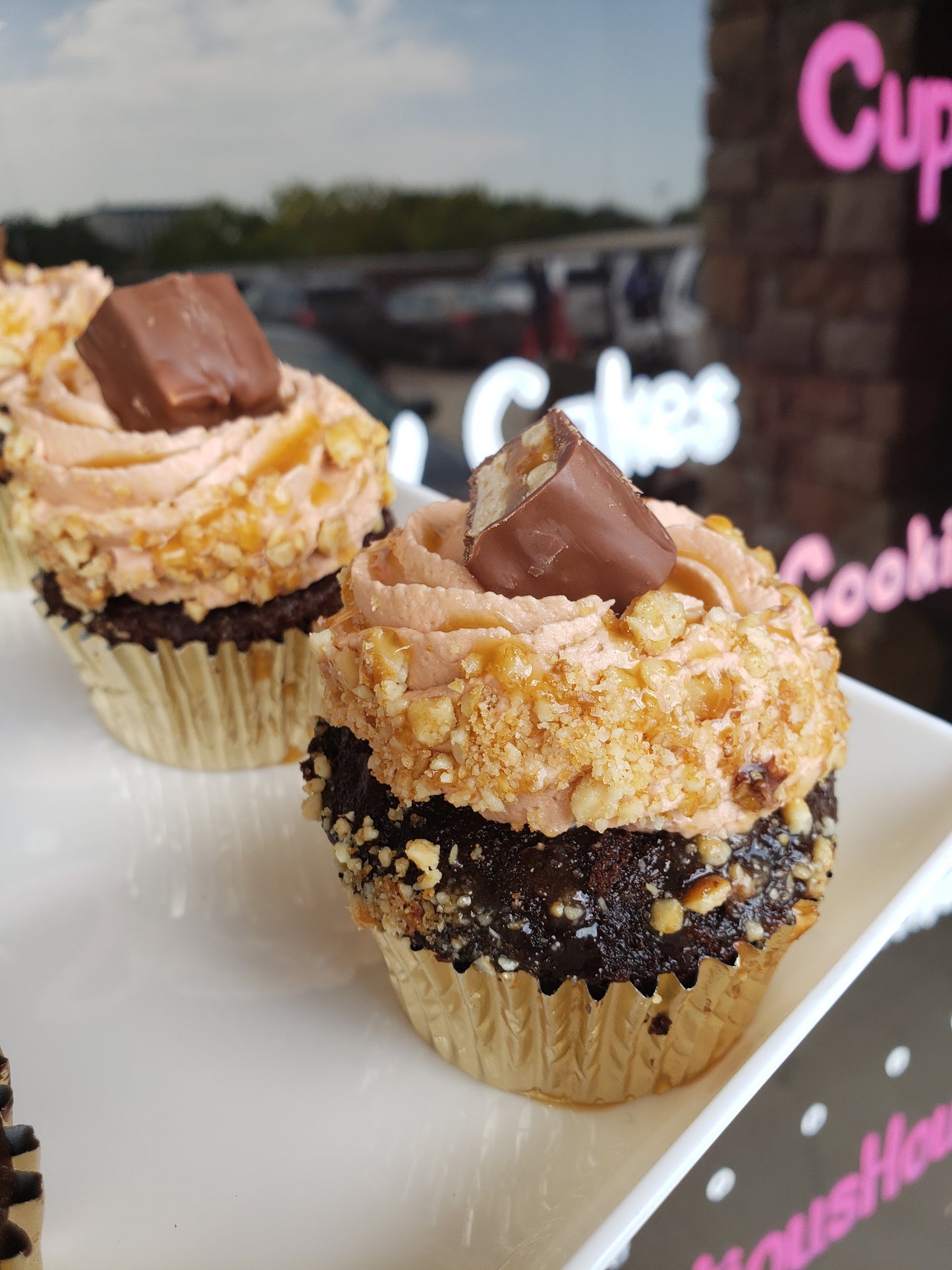 Snickers Cupcakes