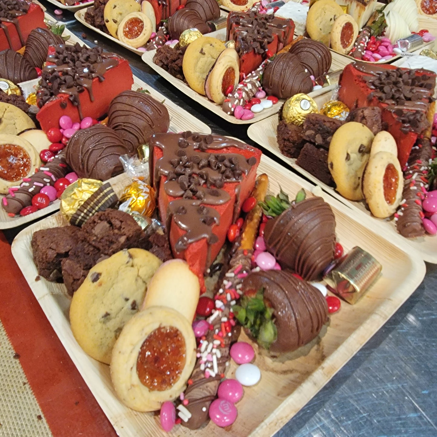 Custom Sweet-Cuterie Boxes